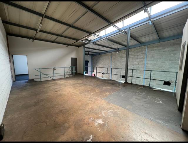 271M² WAREHOUSE TO LET IN STRIJDOMPARK